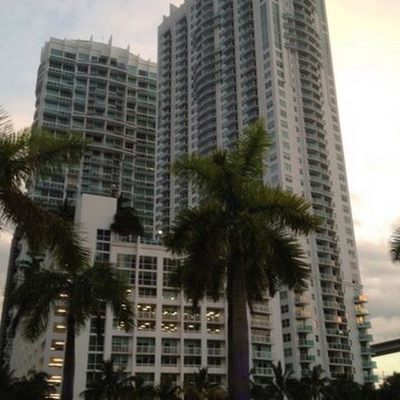 Meet your Posher, Sandra - Picture 1 of 1